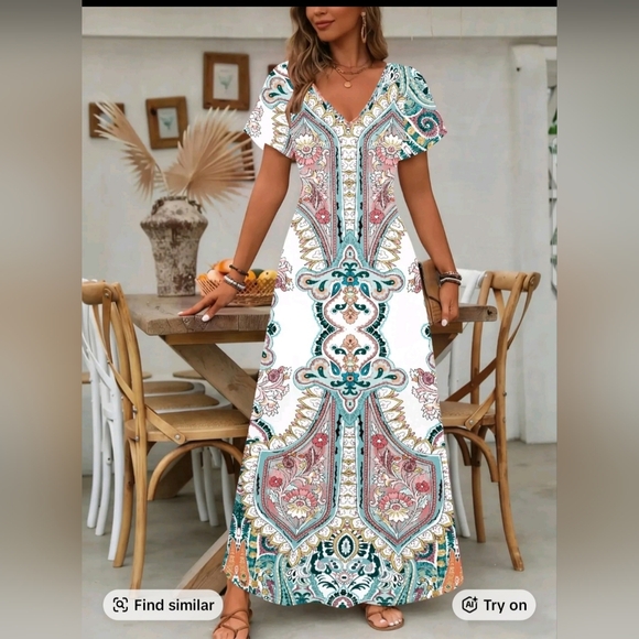 Dresses & Skirts - Elegant Paisley Print Maxi Dress